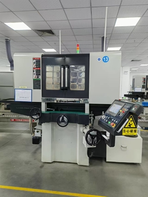 700kg 負荷平面研削盤 300x700mm テーブル 0.75KW モーター